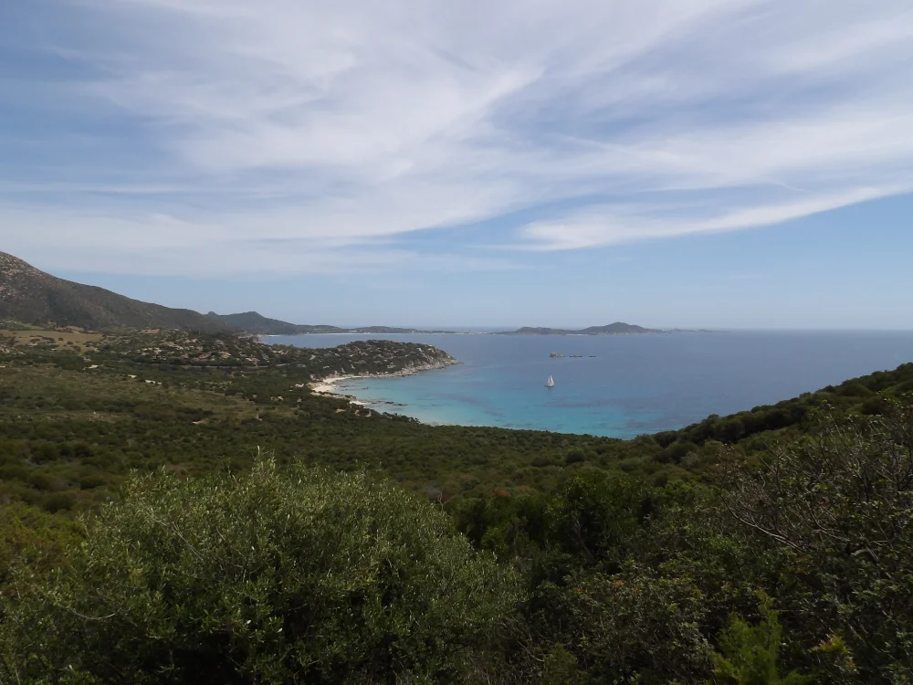 Sable fin et eaux turquoise de Porto Sa Ruxi dans le Golfe de Carbonara, Villasimius, Sardaigne