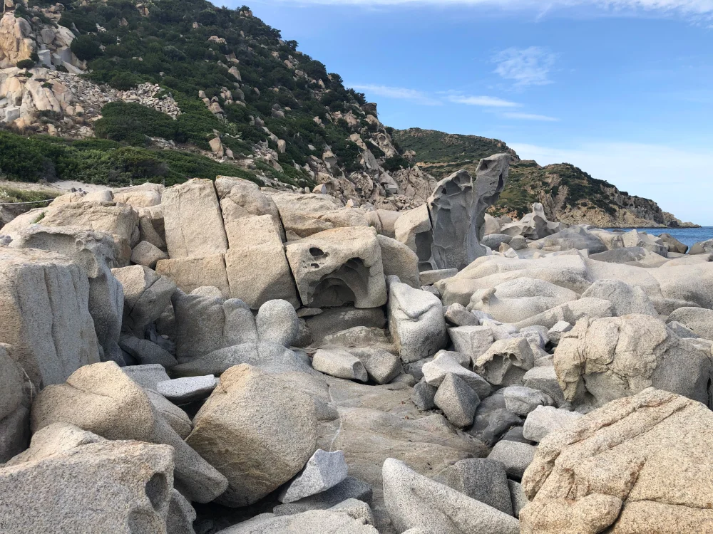 L'isthme de sable de Punta Molentis avec la mer de chaque côté, Villasimius, Sardaigne