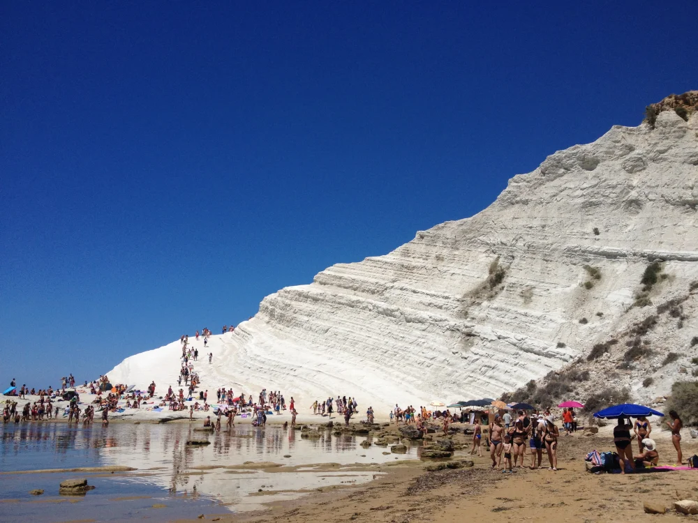 Falaises blanches de la Scala dei Turchi au coucher de soleil, Realmonte, province d'Agrigente, Sicile