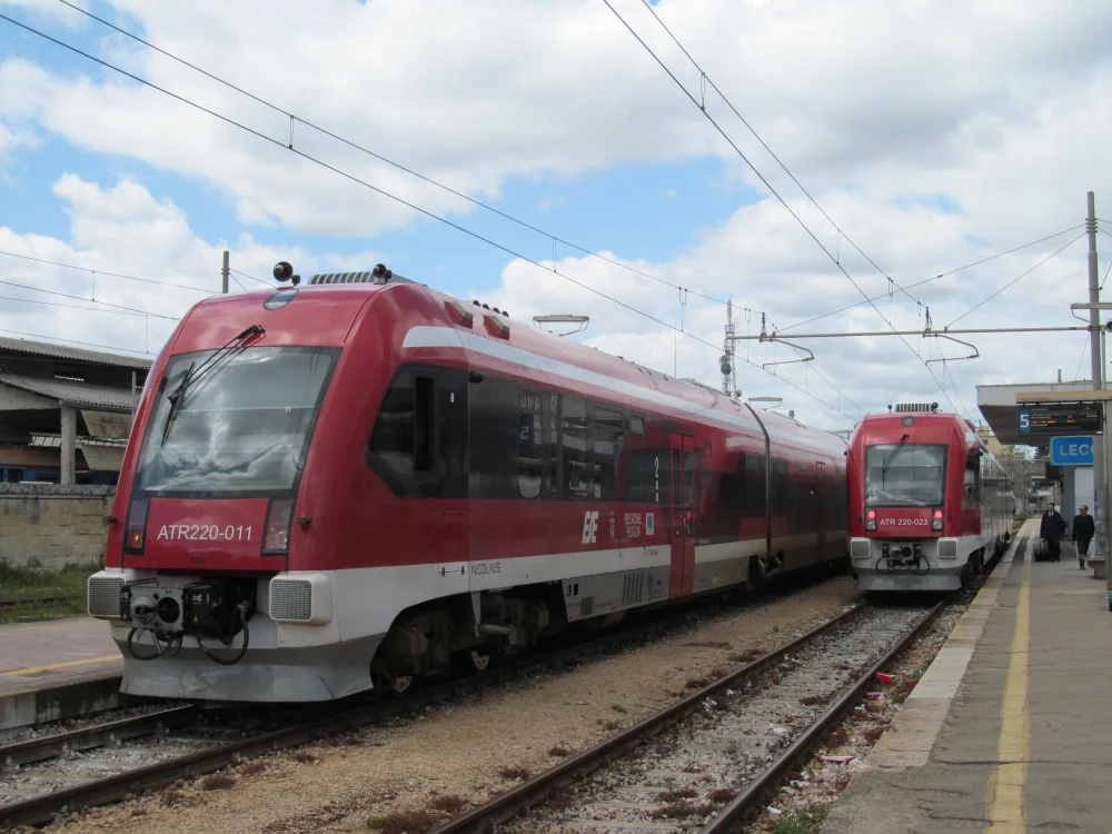Façade de la gare de Lecce, départ des trains spéciaux FSE pour Melpignano, Salento