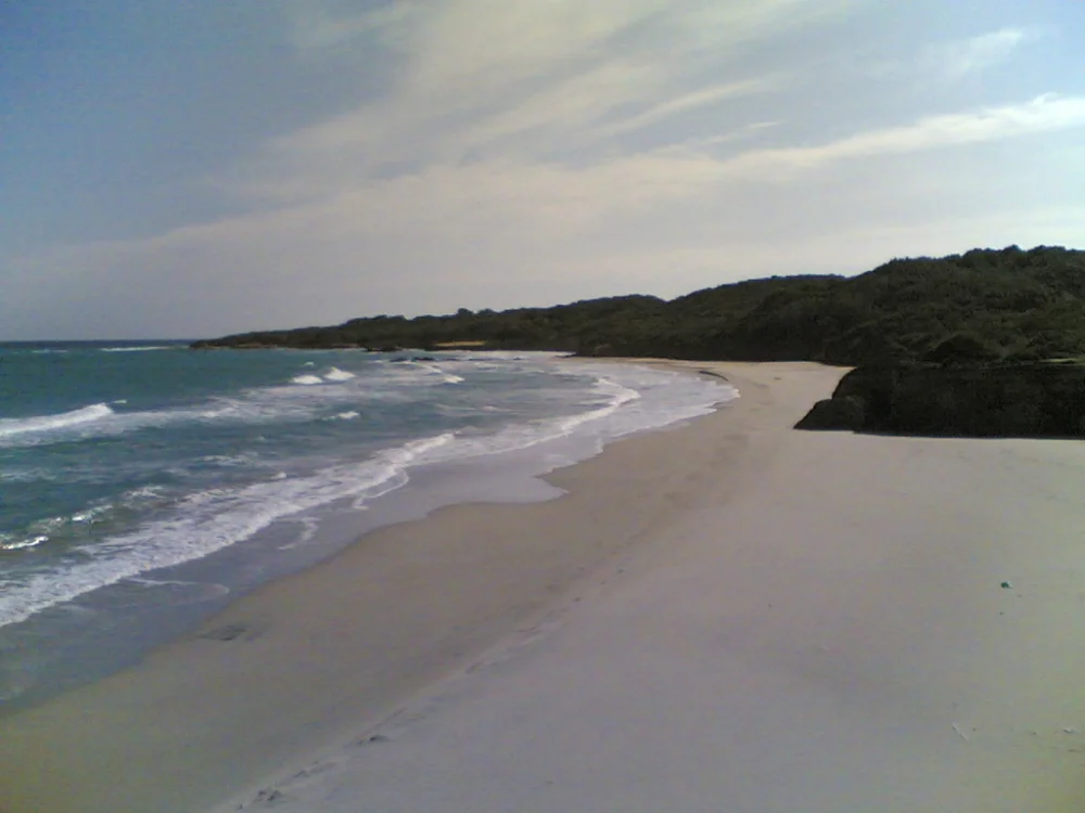 plage de la Baia dei Turchi en pleine saison, Pouilles