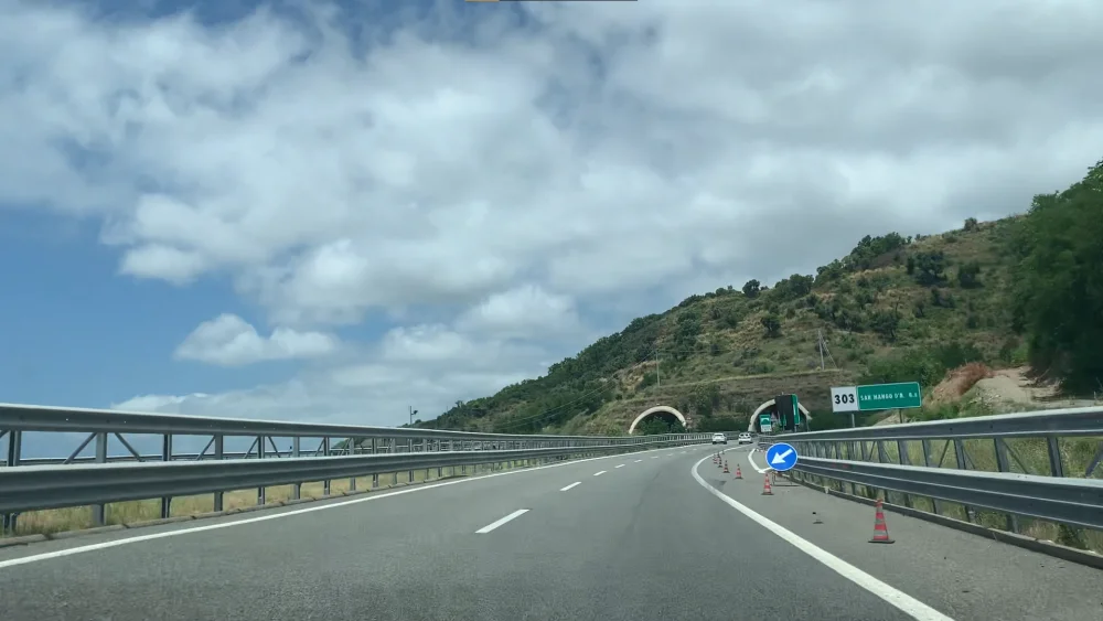 Viaduc de l'autoroute A2 Autostrada del Mediterraneo en Calabre