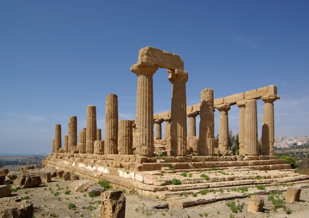Colonnes du Temple d'Héra à l'extrémité est de la crête, Vallée des Temples, Agrigente