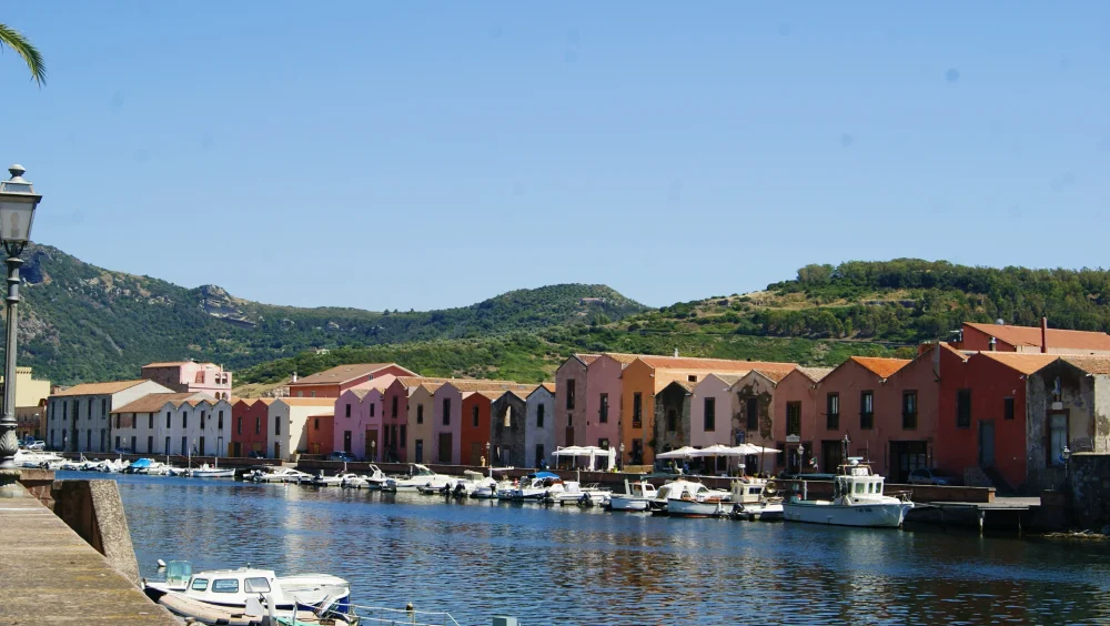 Anciens bâtiments des tanneries de Sas Conzas au bord du Temo, Bosa
