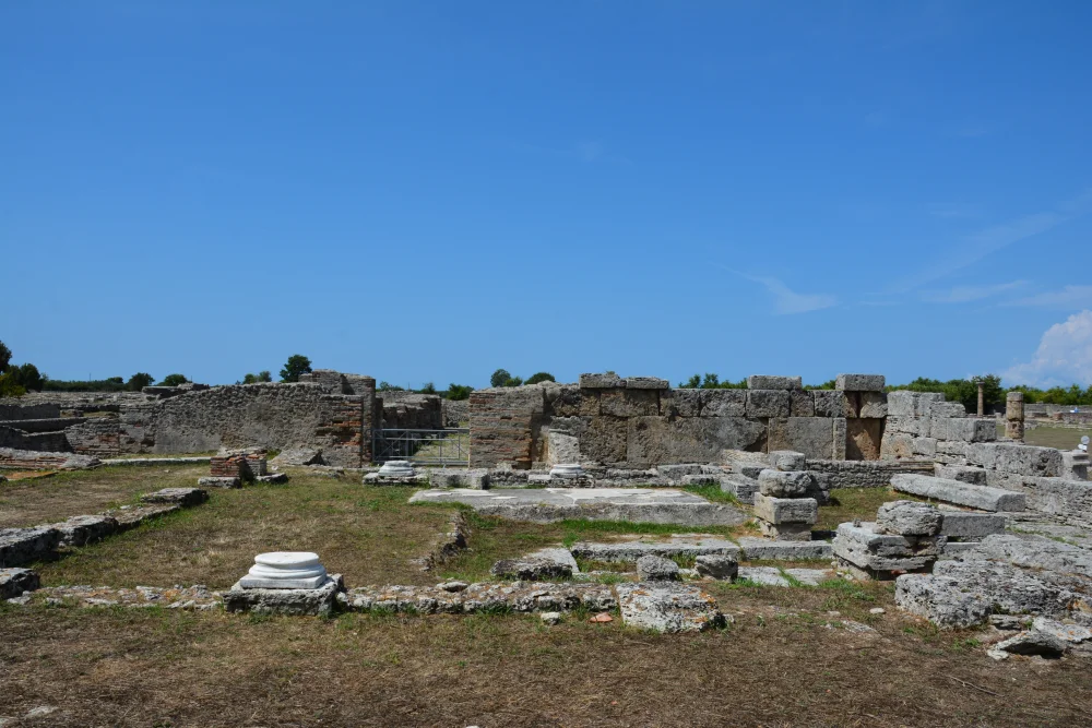 L’agora grecque et le forum romain