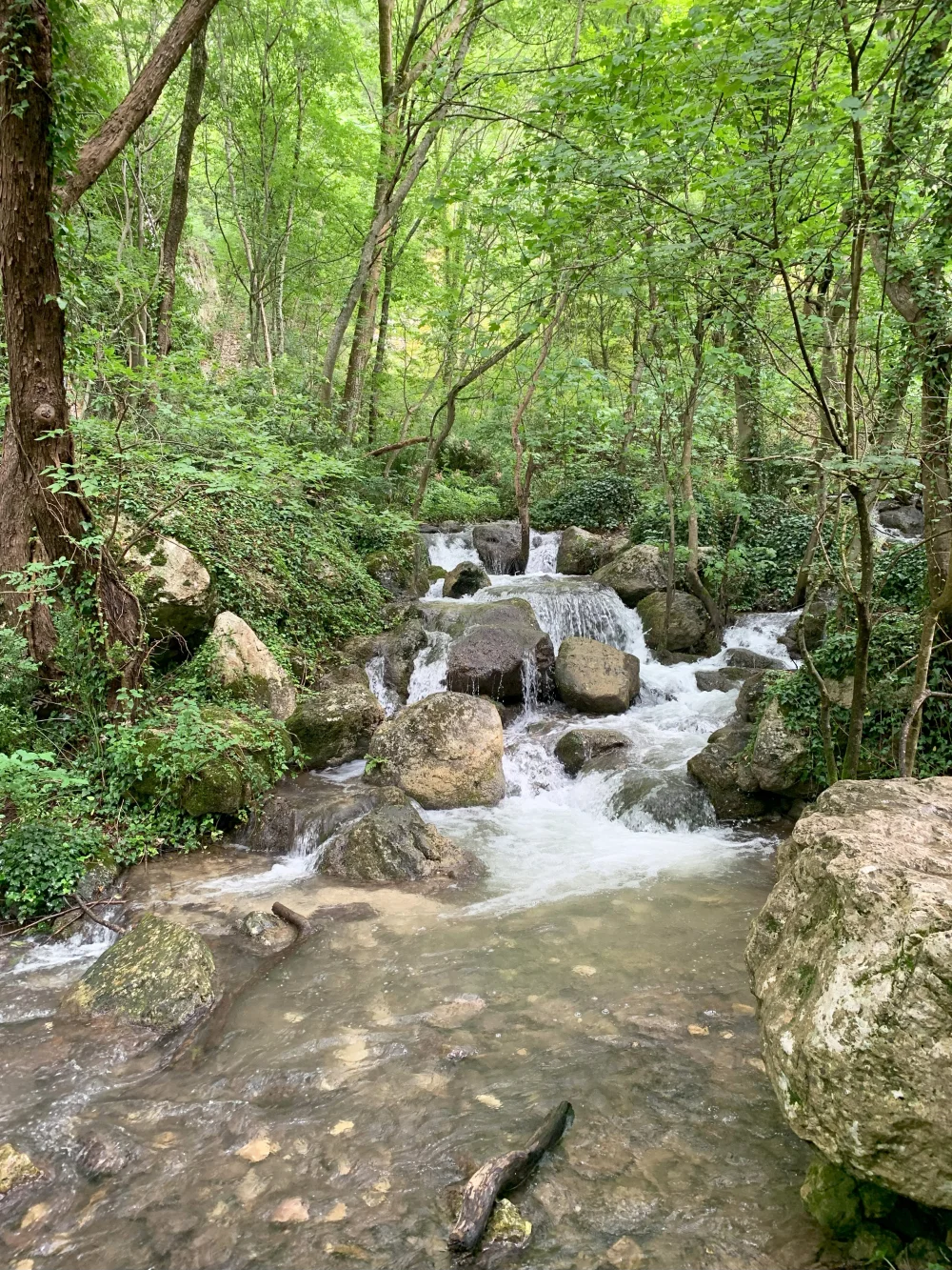 Cascade Lu Caccheme dans les Gorges du Salinello, Abruzzes