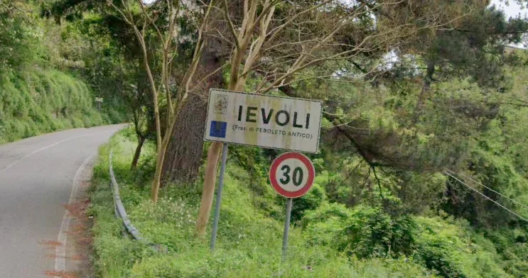 Route secondaire dans la campagne calabraise