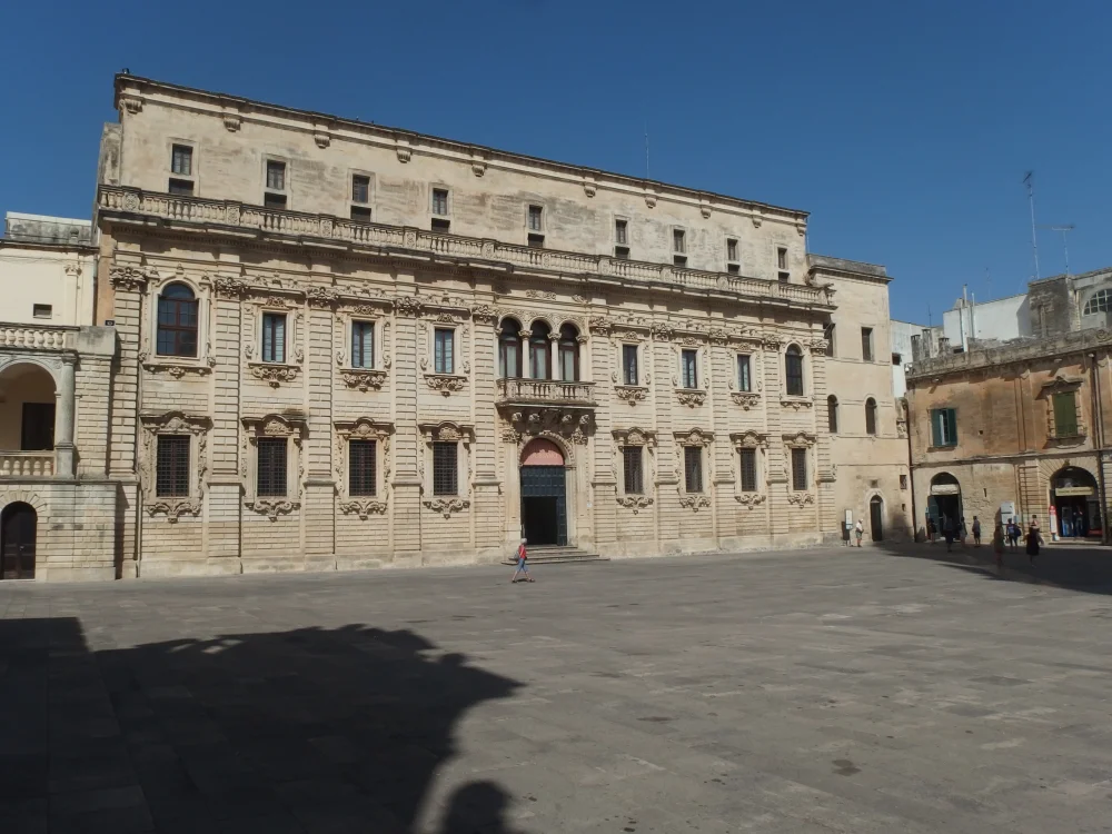 Piazza Duomo, Porta Napoli ou Porta Rudiae : vérifiez votre rendez-vous