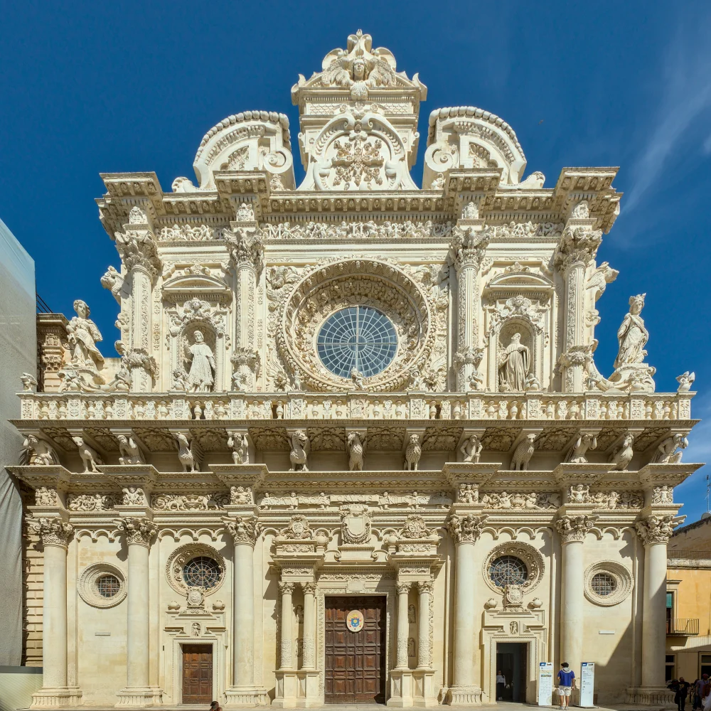 Santa Croce, la façade à observer lentement