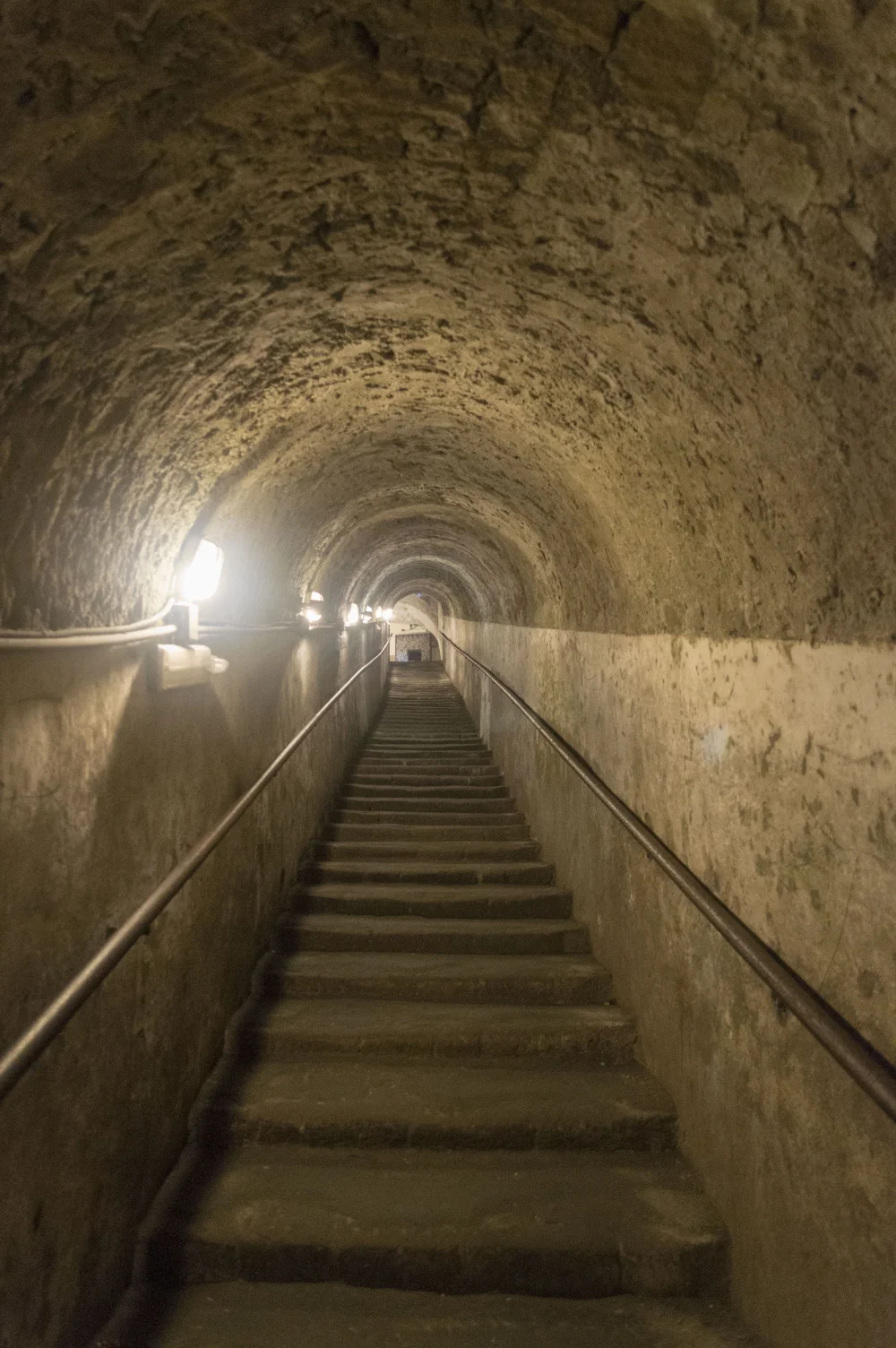 Escaliers, humidité et passage étroit : ce que votre corps va réellement rencontrer