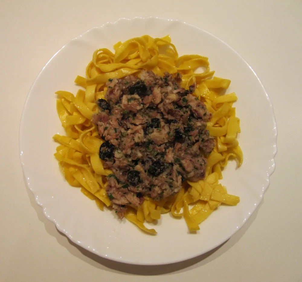 Pasta con le sarde, spécialité sicilienne aux sardines et fenouil sauvage
