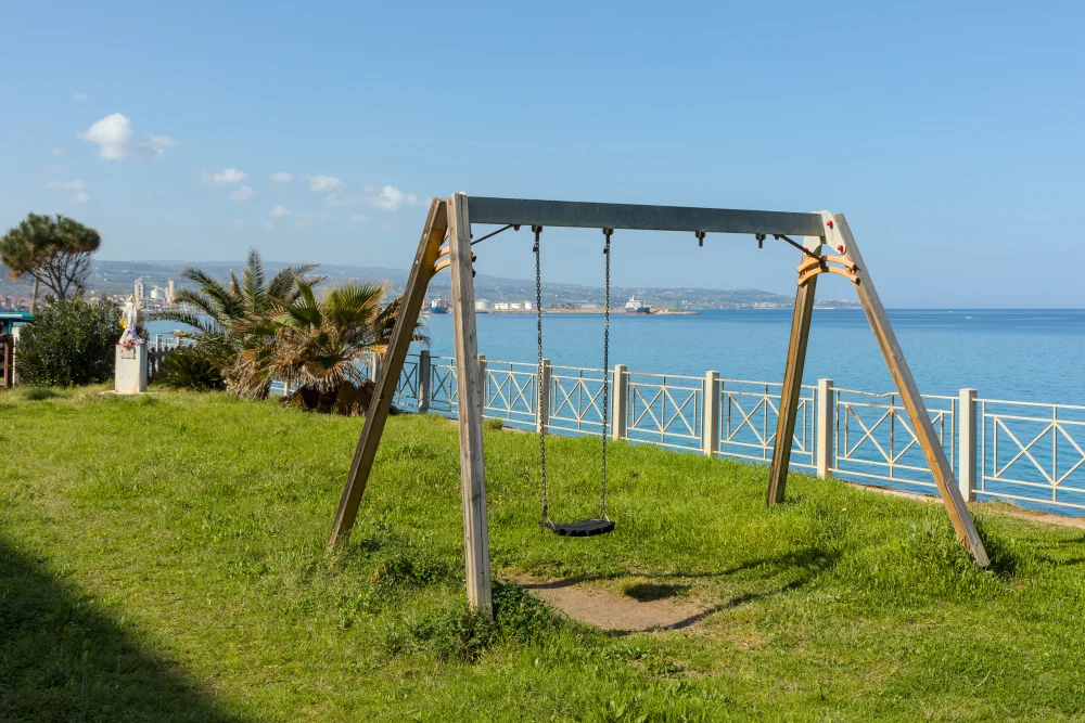 Vue sur la mer Tyrrhénienne et la côte depuis Pizzo, Calabre