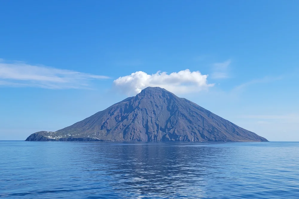 Eolie Savadori : trois îles à terre