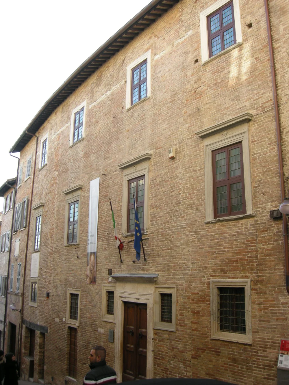 Façade en briques de la maison natale de Raphaël, Via Raffaello, Urbino