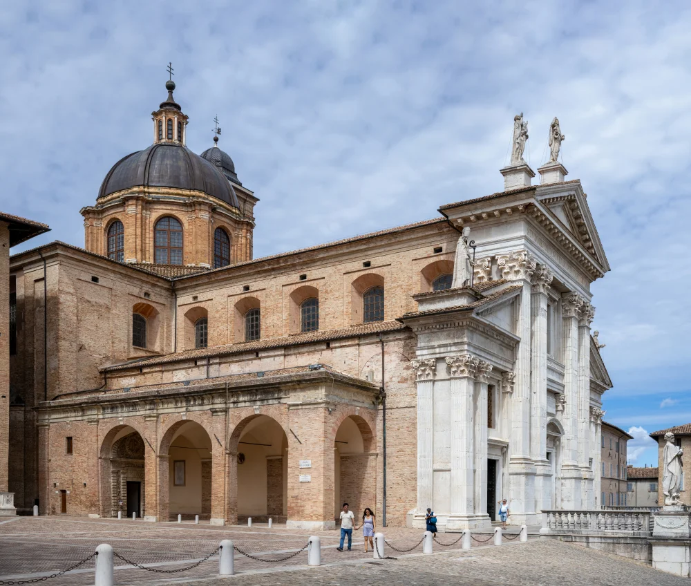 Le Duomo d'Urbino vu depuis la Via Puccinotti, Marches