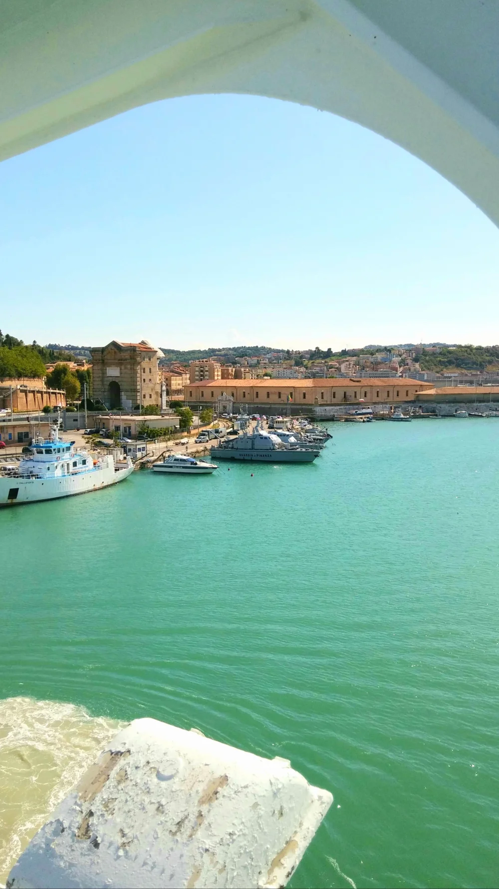 Vue sur le port d'Ancône, zone de pêche à l'origine du brodetto