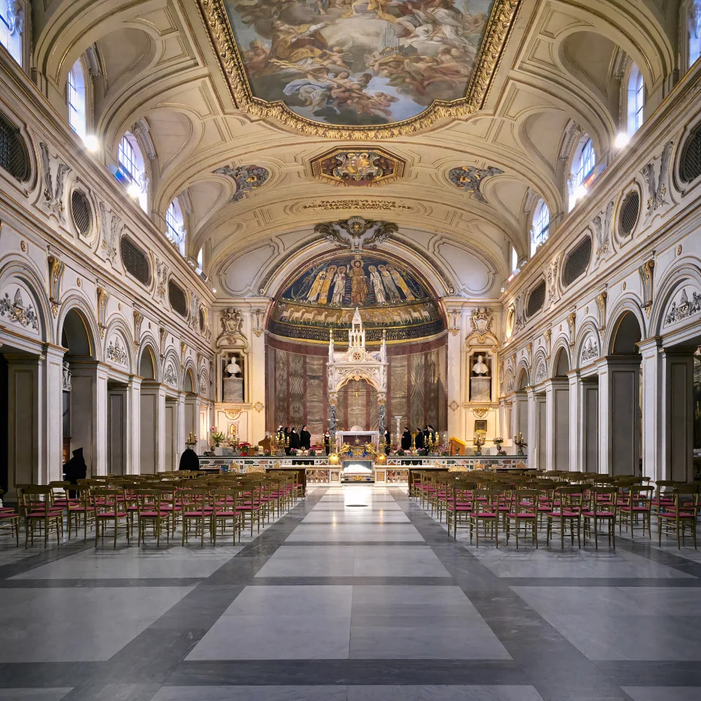 Nef de la basilique Santa Cecilia in Trastevere, Rome