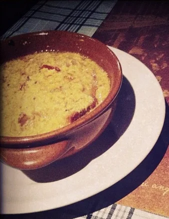 Bol d'acquacotta, soupe paysanne de la Tuscia, servie dans un restaurant