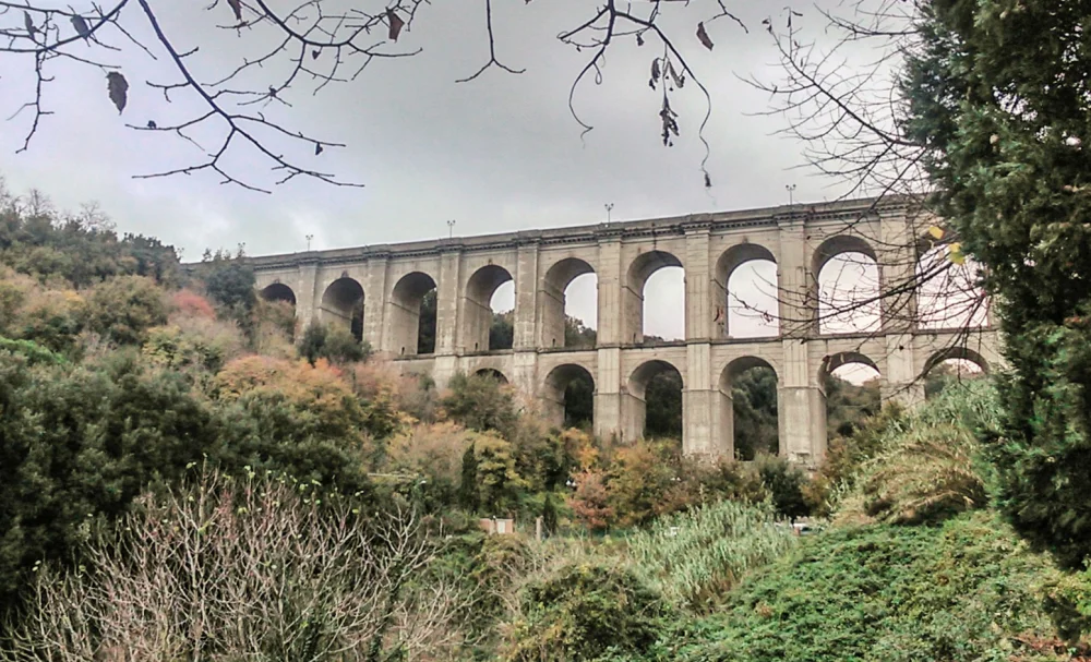 Viaduc du Pont d'Ariccia surplombant la vallée, Castelli Romani