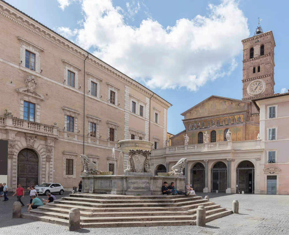 Intérieur doré de la basilique Santa Maria in Trastevere, Rome