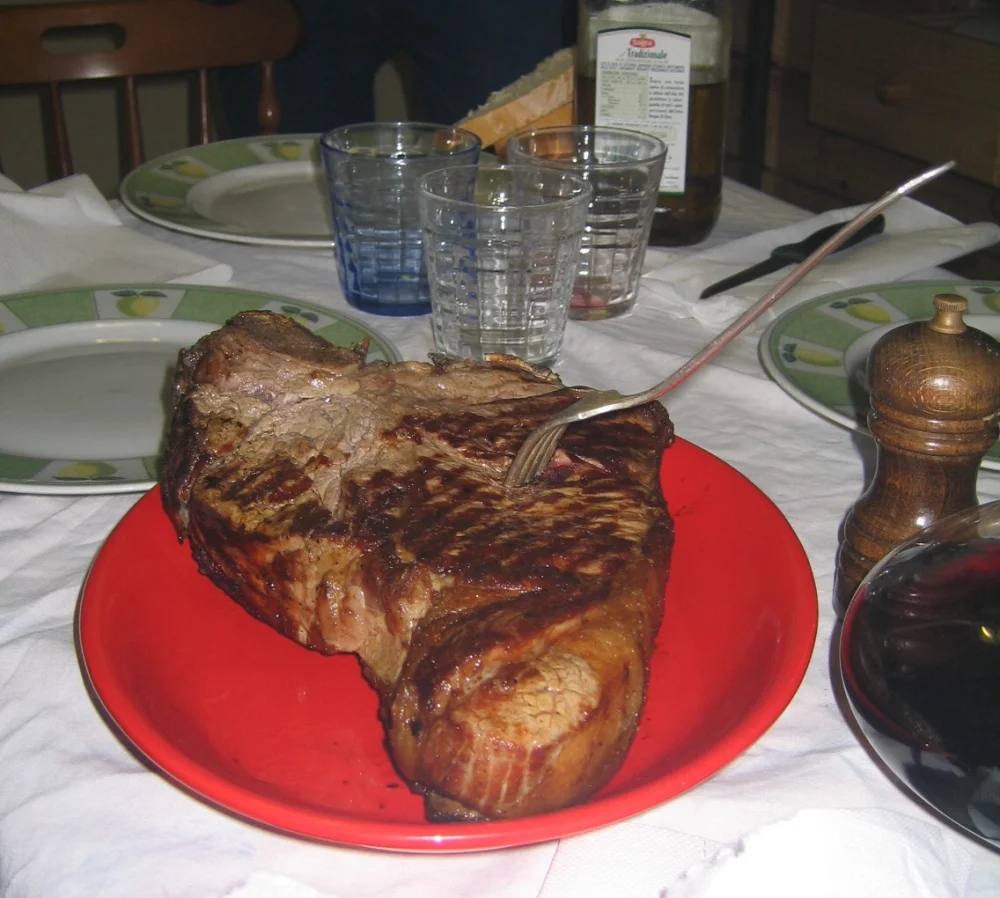 Bistecca alla fiorentina grillée sur la braise, Florence