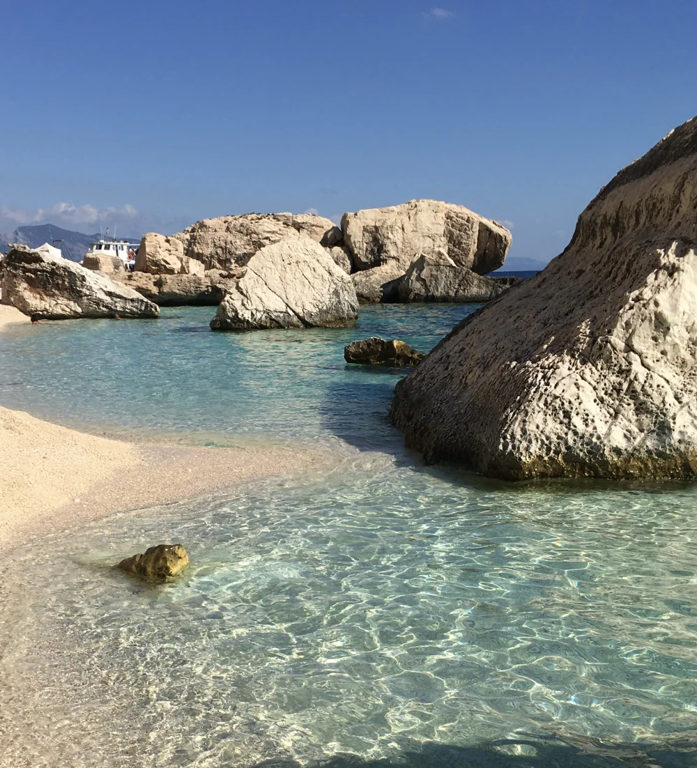 Cala Mariolu et Cala Sisine figurent souvent au programme