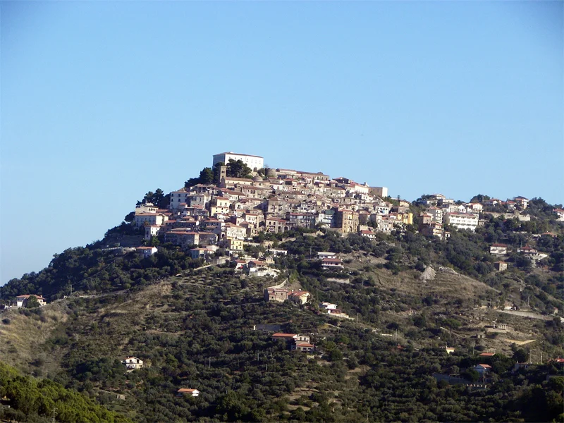 Village de Castellabate perché sur les hauteurs, Cilento