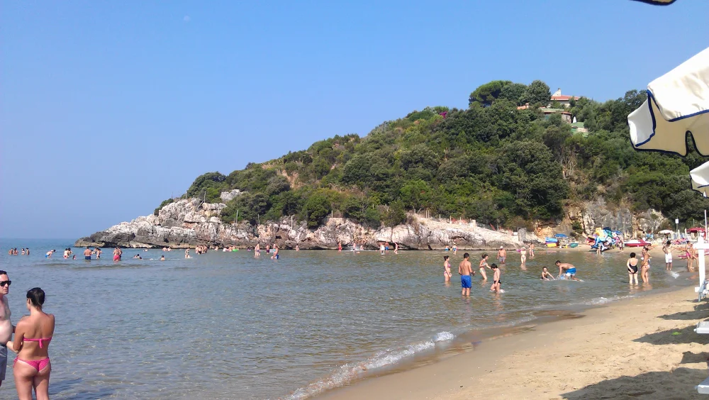 Spiaggia dei 300 Gradini à Gaeta, escalier d'accès à la plage, Latium