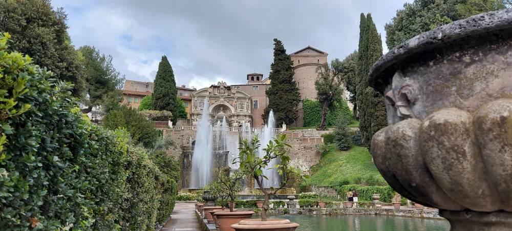 Fontaine de l'Orgue et jardins en terrasses de la Villa d'Este à Tivoli