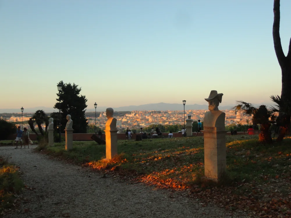 Vue sur Rome depuis le Janicule au coucher du soleil