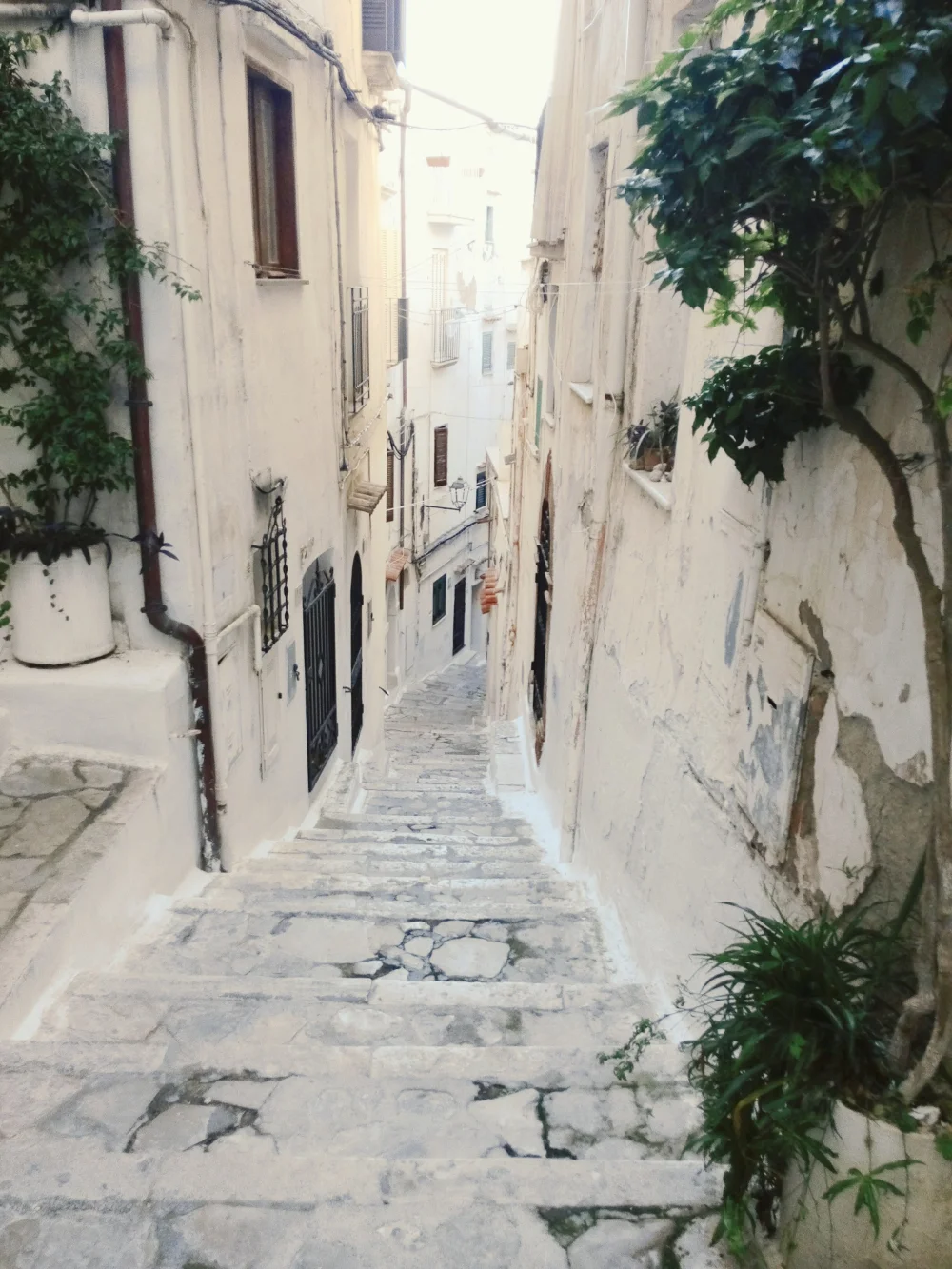 Ruelles étroites de la vieille ville de Sperlonga, Latium