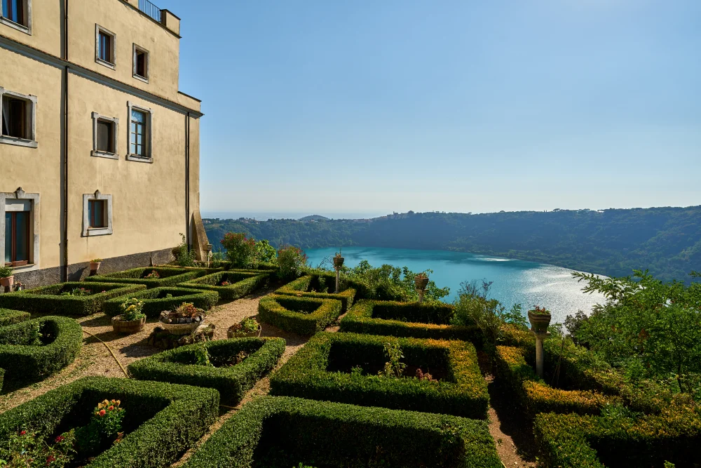 Le lac de Nemi vu depuis les belvédères du village, Latium