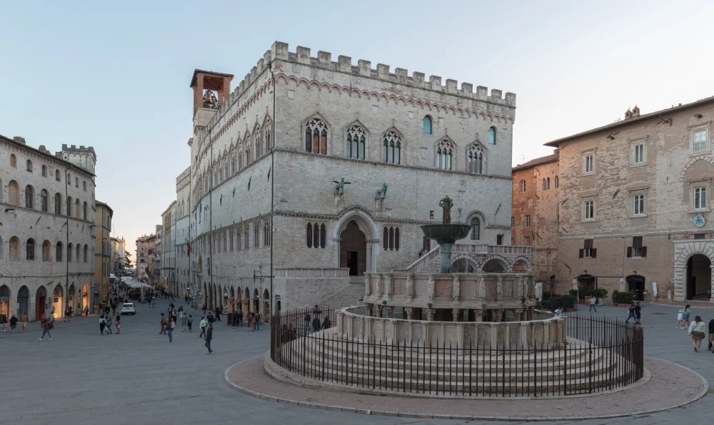 Piazza IV Novembre et la Fontana Maggiore vue depuis le Palazzo dei Priori, Pérouse