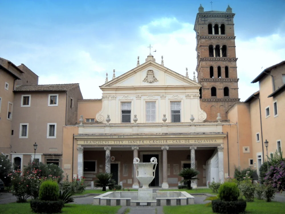 Façade de la basilique Santa Cecilia in Trastevere, Rome