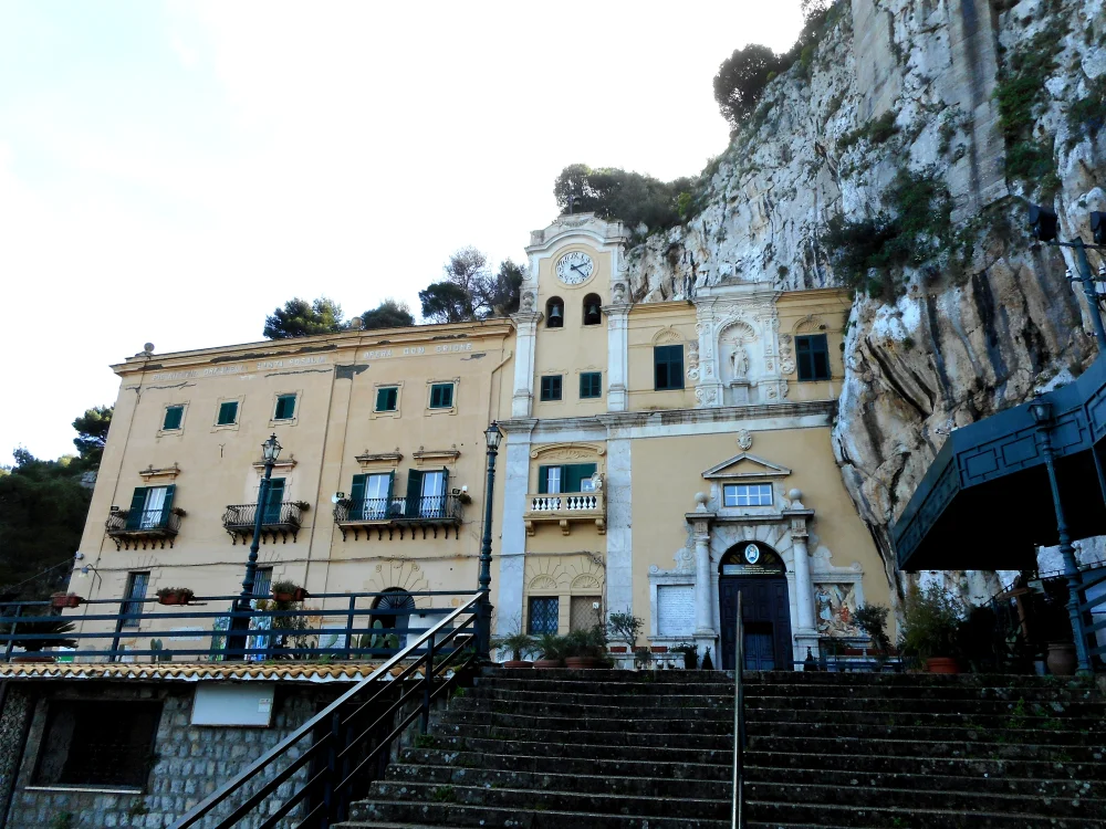 Grotte du sanctuaire de Santa Rosalia sur le Monte Pellegrino, Palerme en Septembre