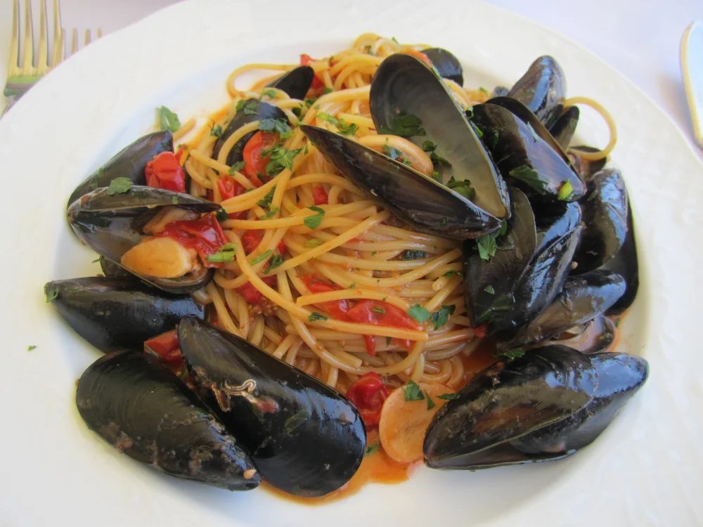 Spaghetti aux moules du golfe d'Olbia, cuisine sarde, Où manger à Olbia