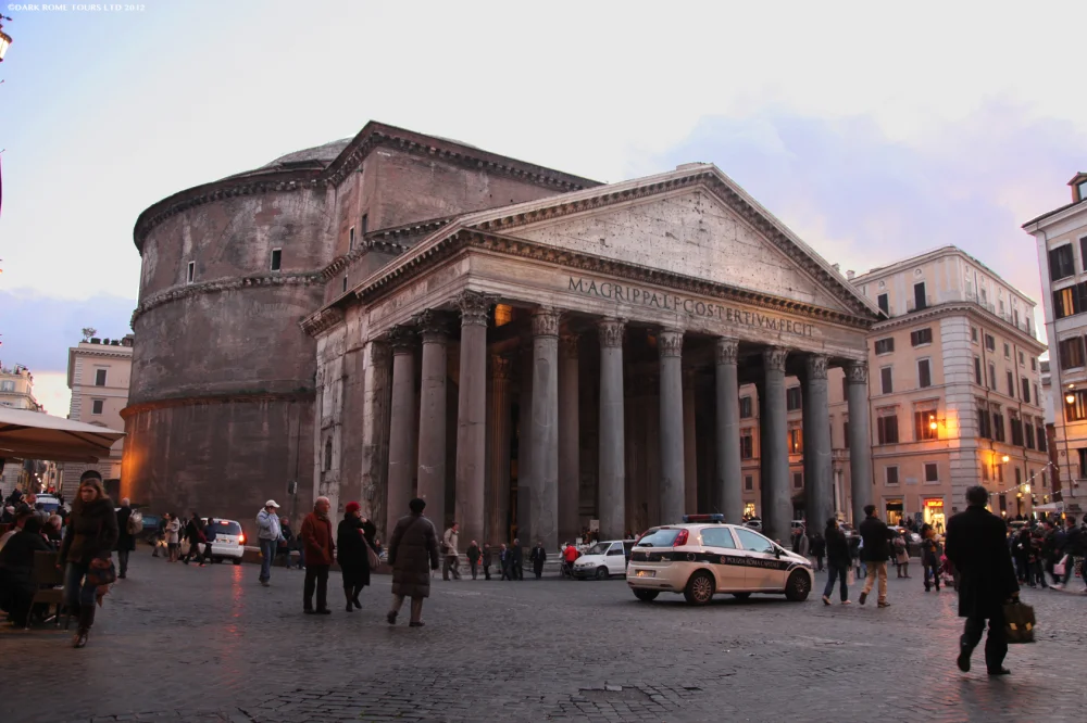 Façade du Panthéon au crépuscule, Rome