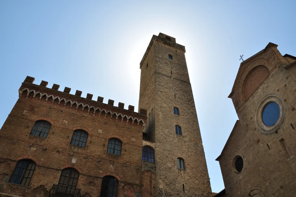 La Torre Grossa dominant les toits de San Gimignano, Toscane