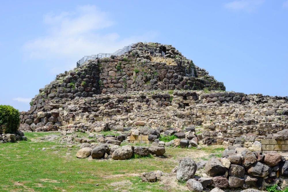 Site nuragique de Su Nuraxi à Barumini classé UNESCO, tours de pierre, Sardaigne, septembre