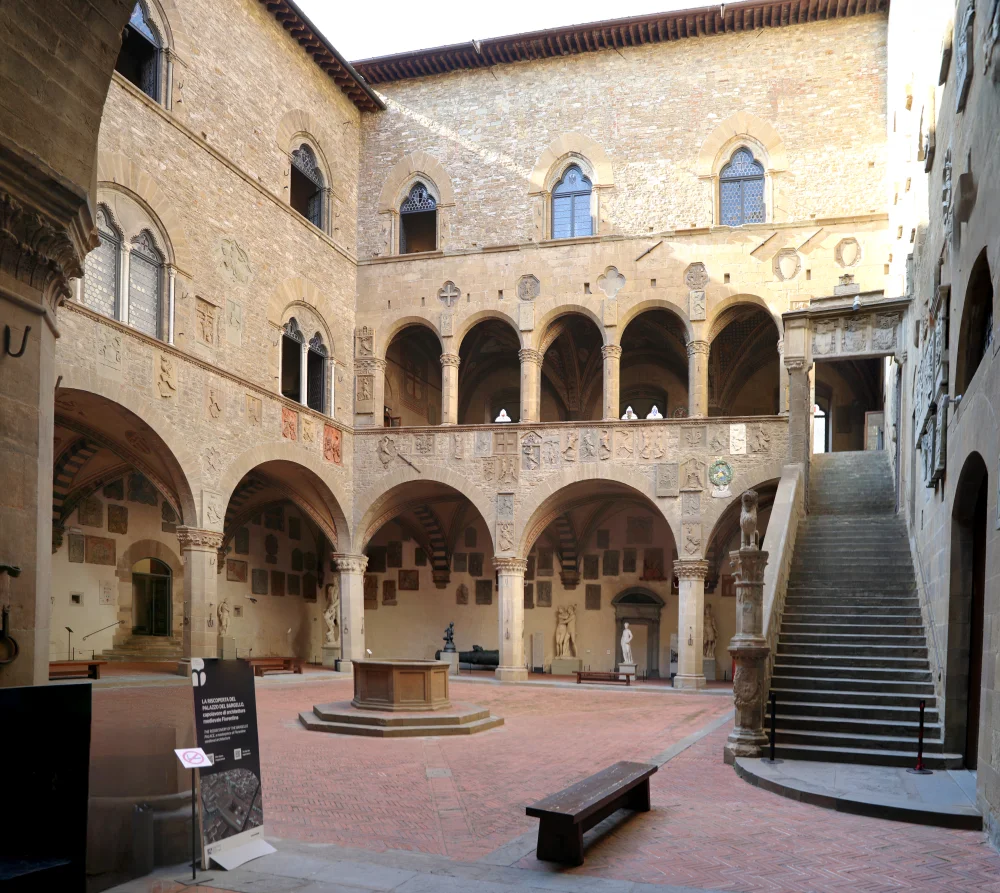 Cour du Bargello et son escalier, Florence
