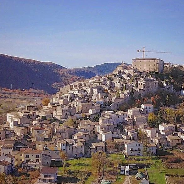 Vue du village de Navelli, dans les Abruzzes