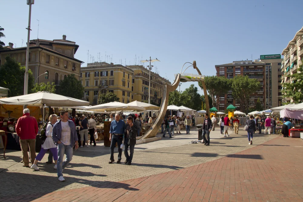 Marché aux puces de Porta Portese, à Rome