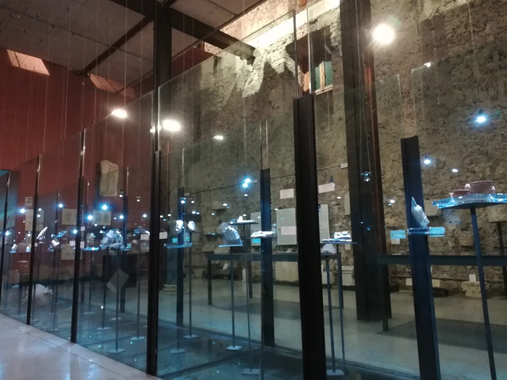 Intérieur du Museo Tuscolano dans les Scuderie Aldobrandini à Frascati