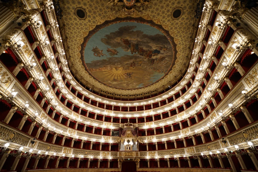 Intérieur du Teatro di San Carlo, Naples